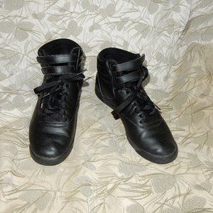 Reebok Freestyle Hi Women’s Athletic Shoe 8 Casual High Top BLACK sneaker